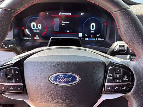 Used 2025 Ford Explorer ST-Line w/ ST-Line Street Pack AWD/4WD image 12