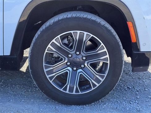 Used 2024 Jeep Wagoneer Series II image 27