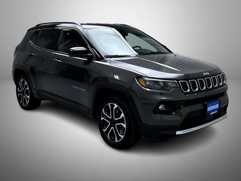 Used 2024 Jeep Compass Limited AWD/4WD image 3