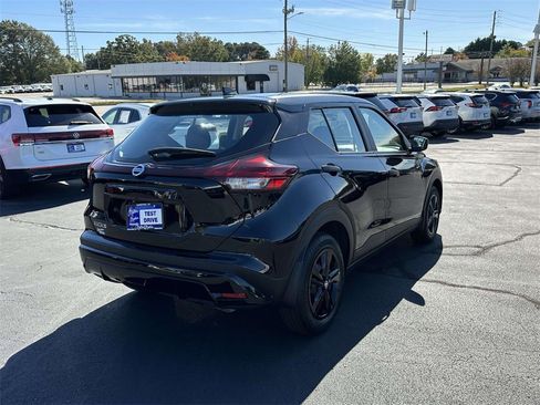 Used 2021 Nissan Kicks S image 25