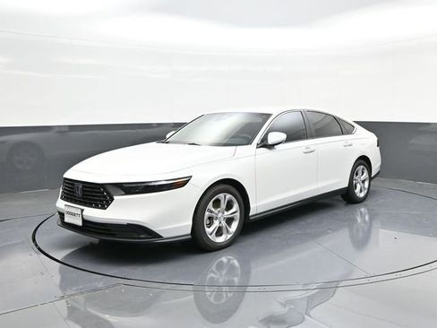 Used 2025 Honda Accord LX image 26