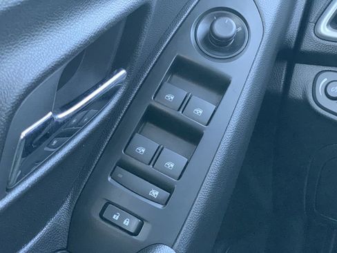 Certified 2022 Chevrolet Trax LT w/ LT Convenience Package image 21