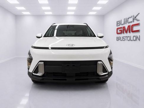 Used 2025 Hyundai Kona SEL AWD/4WD image 3