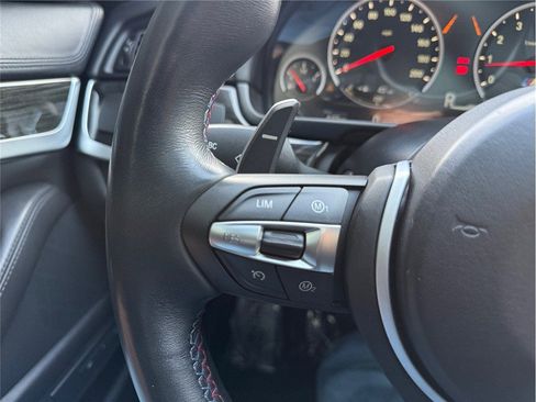 Used 2016 BMW M5 image 28