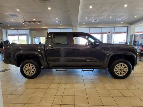 Used 2024 Toyota Tacoma SR5 image 8