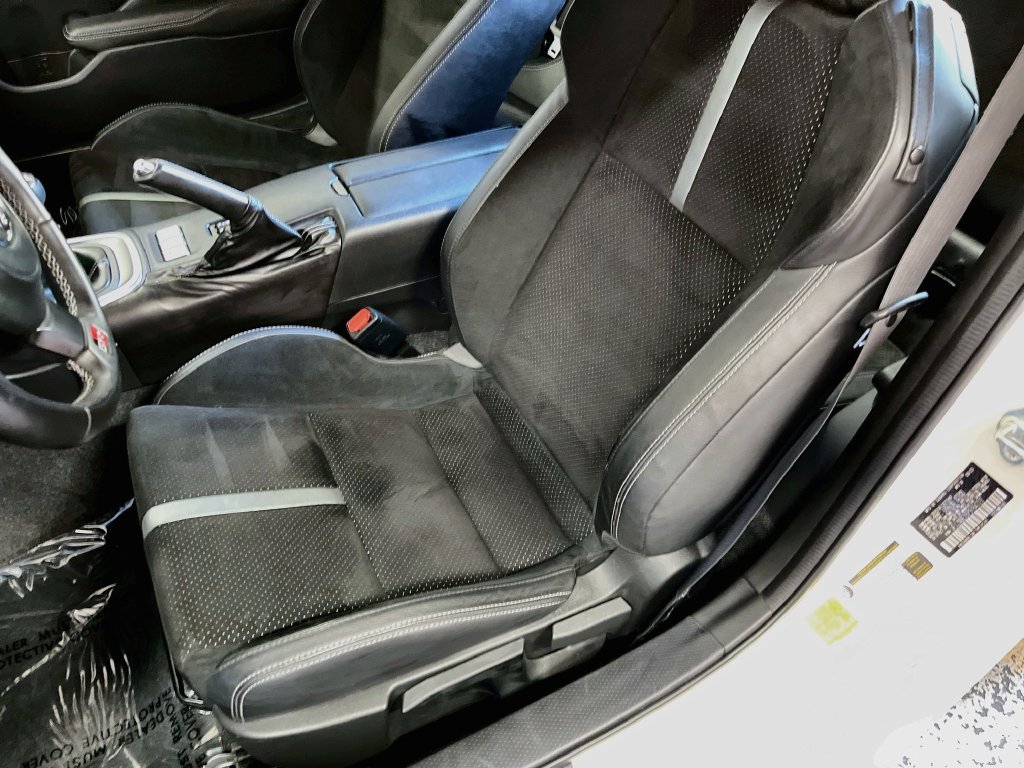 Used 2023 Toyota GR86 Premium w/ ALL Weather Mat Package (TMS) RWD image 18