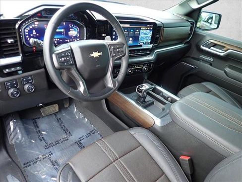 Used 2024 Chevrolet Silverado 1500 High Country w/ High Country Premium Package AWD/4WD image 10