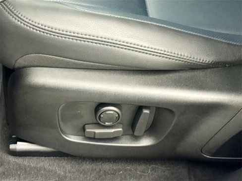 Used 2026 Land Rover Range Rover Velar S image 32