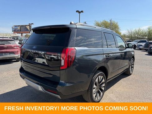 Used 2025 Ford Expedition Platinum w/ Driver's Package image 7