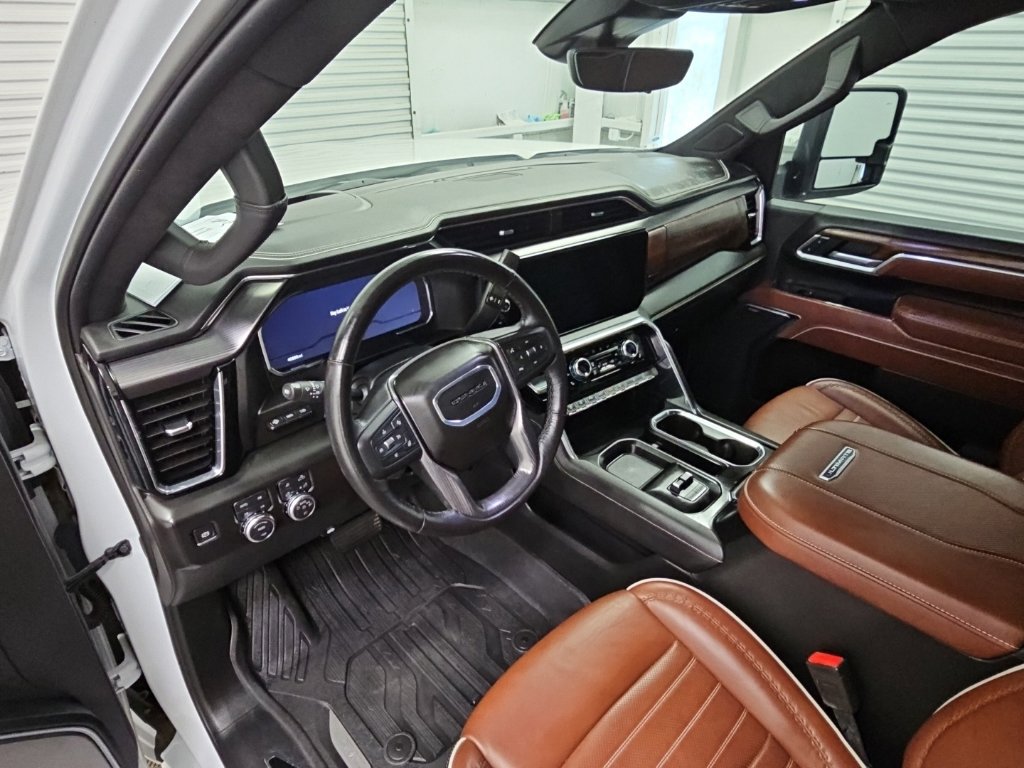 Used 2025 GMC Sierra 2500 Denali Ultimate AWD/4WD image 13