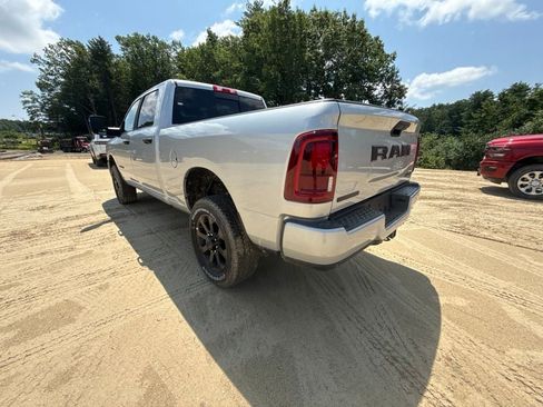 New 2026 RAM 2500 Big Horn AWD/4WD image 3