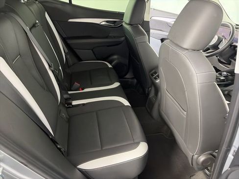 Certified 2025 Buick Envision Sport Touring image 34