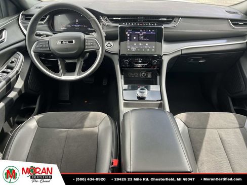 Used 2024 Jeep Grand Cherokee L Altitude AWD/4WD image 13