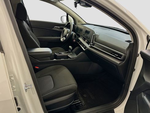 Used 2024 Kia Sportage LX image 31