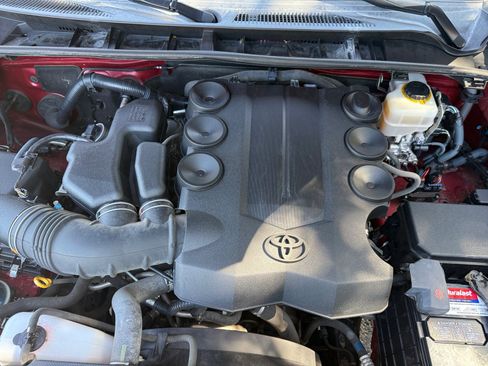 Used 2015 Toyota 4Runner SR5 AWD/4WD image 21