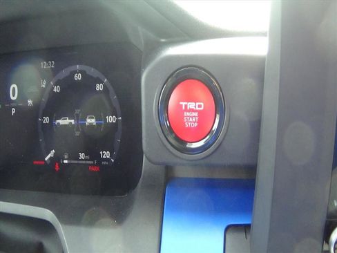 Used 2025 Toyota Tacoma TRD Off-Road image 24