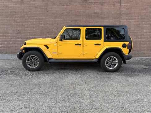 Used 2019 Jeep Wrangler Unlimited Sahara image 12