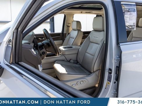 Used 2024 GMC Yukon XL Denali AWD/4WD image 16