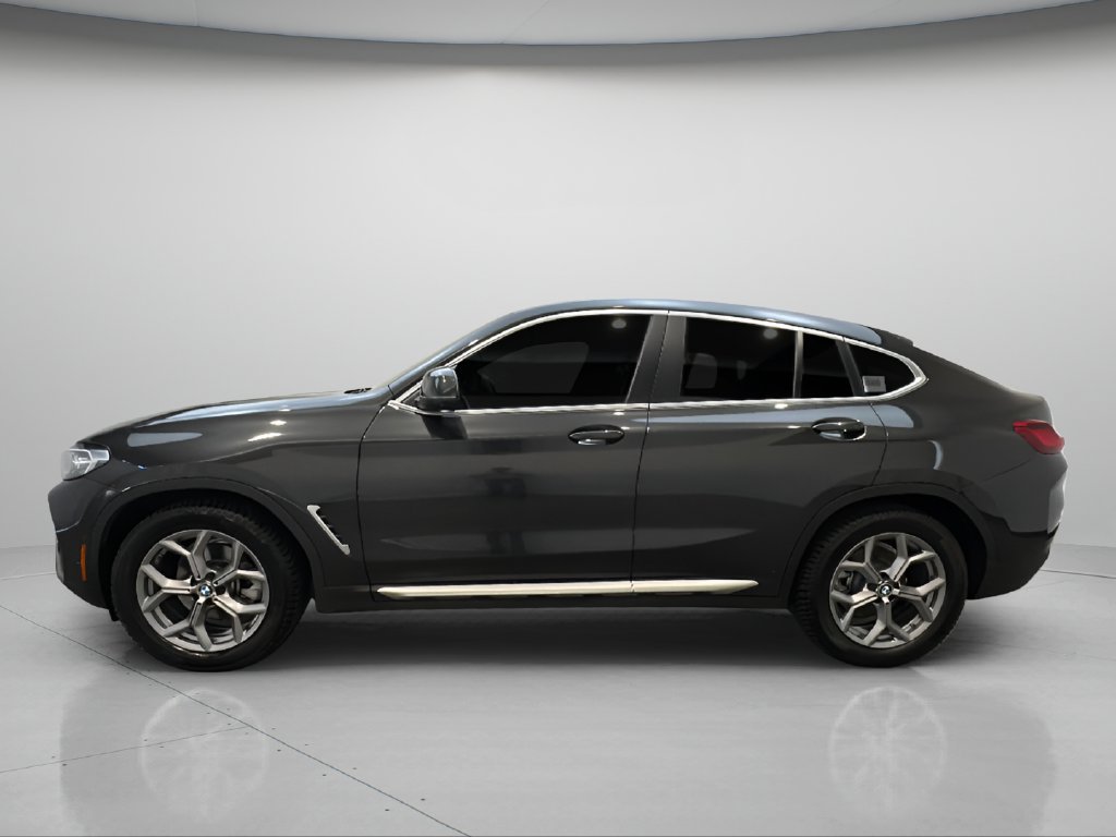Used 2024 BMW X4 xDrive30i w/ Parking Assistance Package AWD/4WD image 3