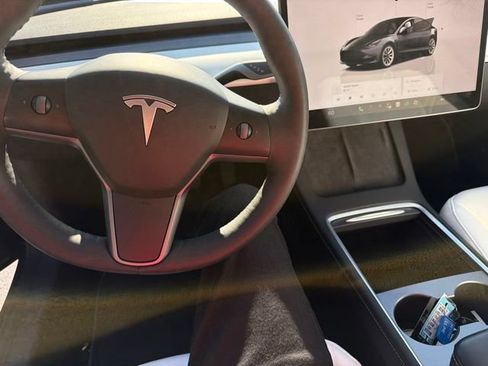 Used 2023 Tesla Model 3 Standard Range RWD image 16