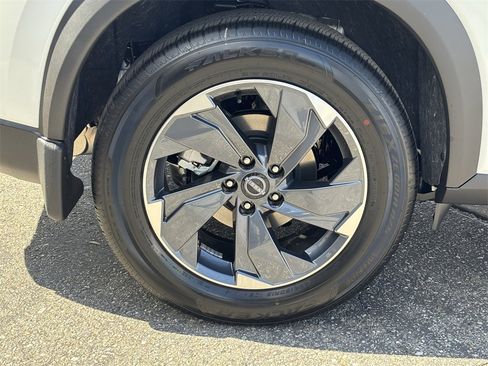 New 2026 Nissan Rogue SV image 7