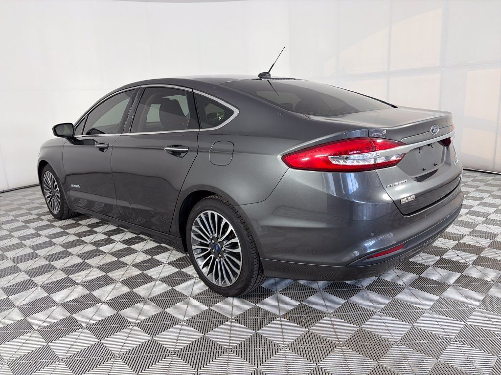 Used 2018 Ford Fusion SE w/ Equipment Group 602A FWD image 5