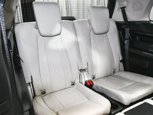 Used 2022 Mercedes-Benz GLB 250 4MATIC image 58