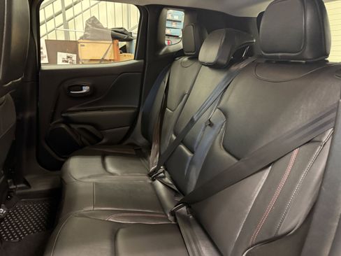 Used 2019 Jeep Renegade Trailhawk image 14