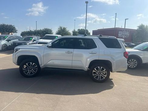 Used 2025 Toyota 4Runner Limited AWD/4WD image 5