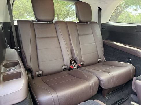 Used 2021 Mercedes-Benz GLS 450 4MATIC image 21