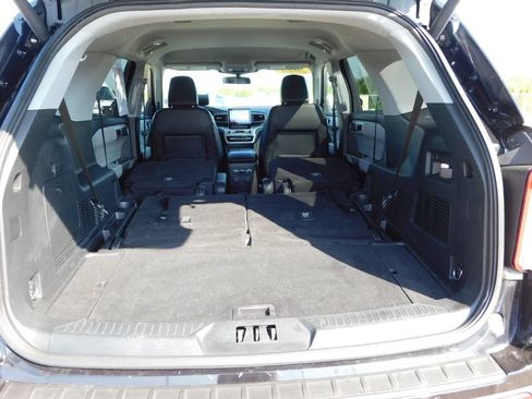 Used 2023 Ford Explorer XLT w/ Equipment Group 202A AWD/4WD image 31