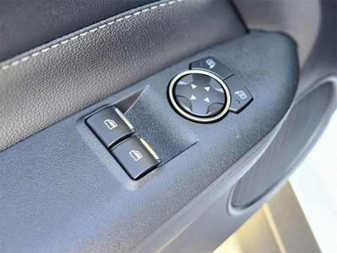 Used 2022 Ford Mustang Shelby GT500 w/ Carbon Fiber Track Pack image 17