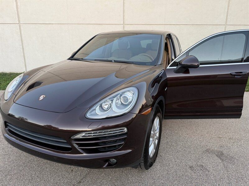 Used 2014 Porsche Cayenne Diesel AWD/4WD image 3