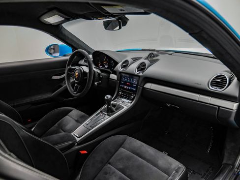 Used 2020 Porsche 718 Cayman GT4 RWD image 50