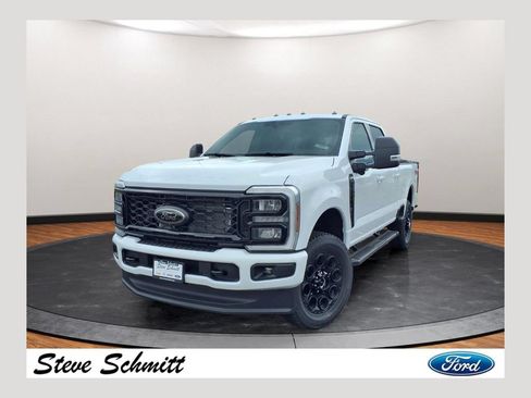 New 2026 Ford F250 XLT w/ XLT Premium Package AWD/4WD image 1