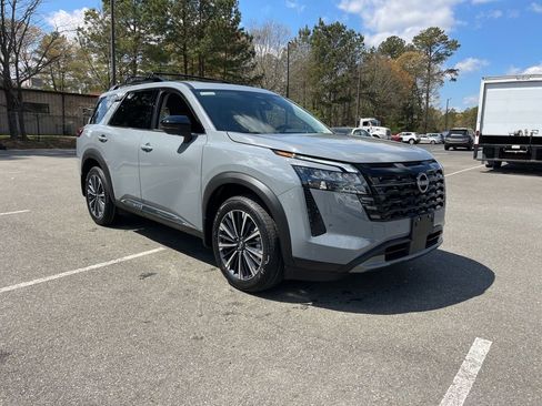 New 2026 Nissan Pathfinder Platinum w/ Cargo Package image 4