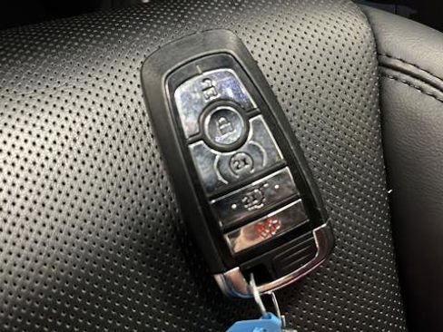 Used 2025 Lincoln Corsair Grand Touring AWD/4WD image 35