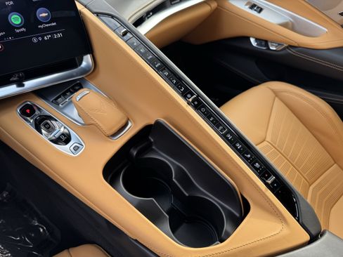 Used 2021 Chevrolet Corvette Stingray Premium Cpe w/ Z51 Performance Package image 28