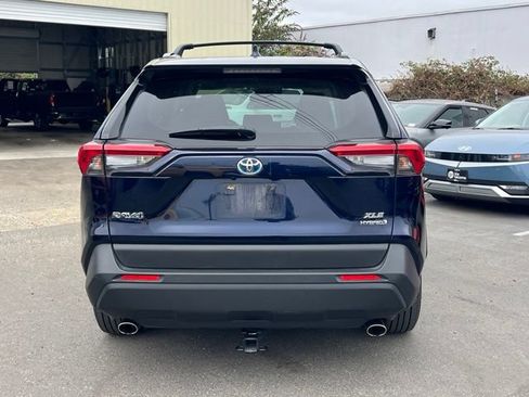 Used 2019 Toyota RAV4 XLE w/ Convenience Package AWD/4WD image 8