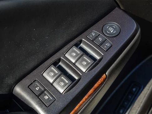 Used 2016 Chevrolet Tahoe LTZ image 23