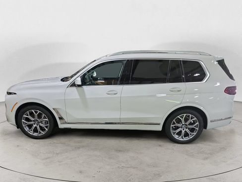 Used 2025 BMW X7 xDrive40i AWD/4WD image 2