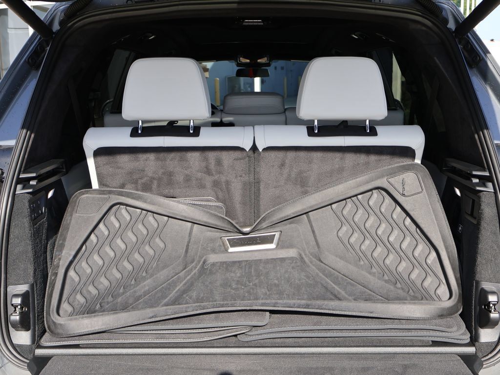 Used 2024 BMW X7 xDrive40i w/ Premium Package AWD/4WD image 19