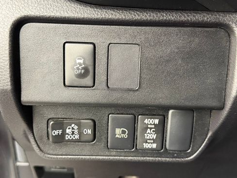 Used 2023 Toyota Tacoma TRD Sport AWD/4WD image 29
