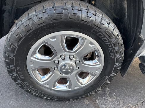 Used 2016 RAM 2500 Laramie w/ Convenience Group image 2