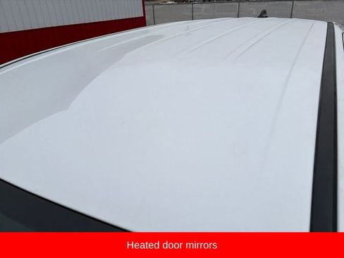 Used 2024 Chrysler Pacifica Touring-L image 10