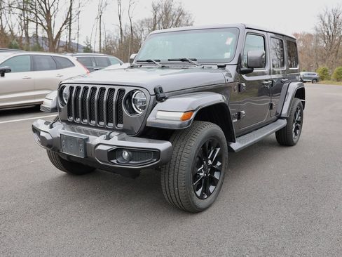 Used 2021 Jeep Wrangler Unlimited Sahara image 3