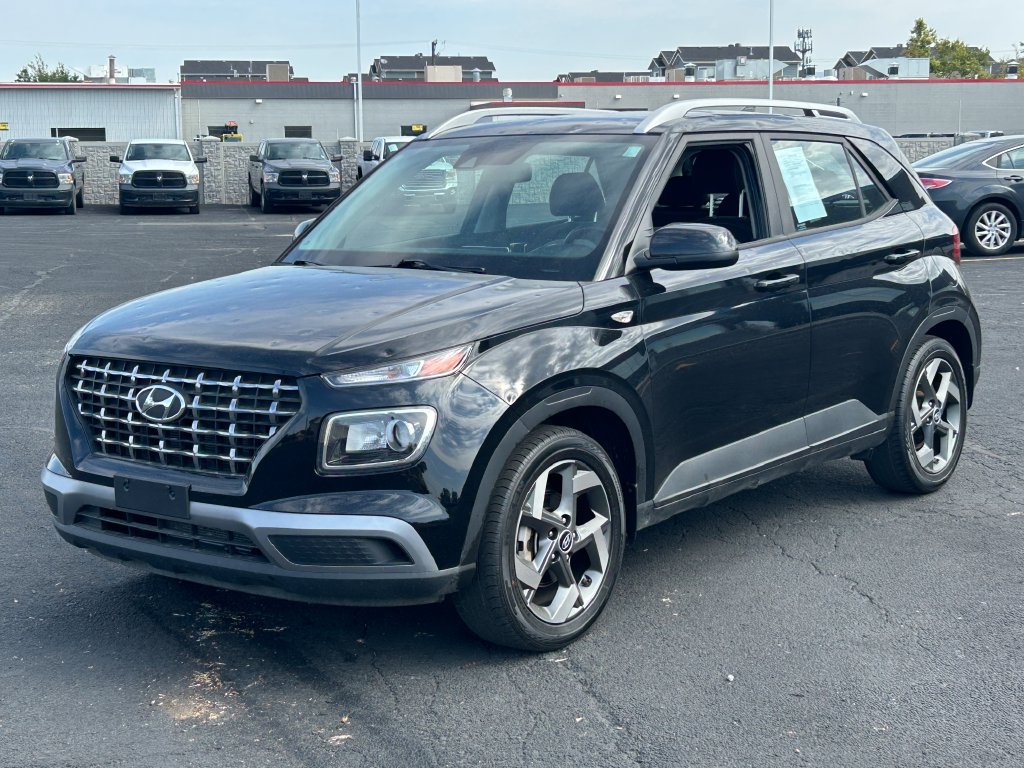 Used 2022 Hyundai Venue SEL FWD image 7