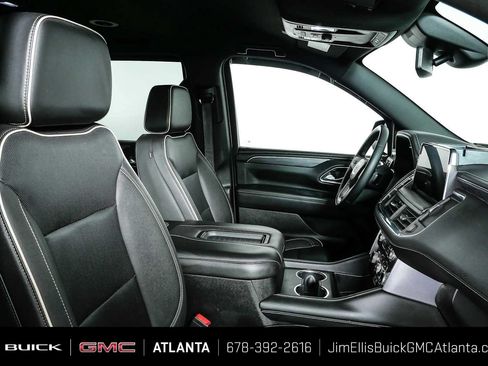 Used 2023 GMC Yukon XL SLT AWD/4WD image 45