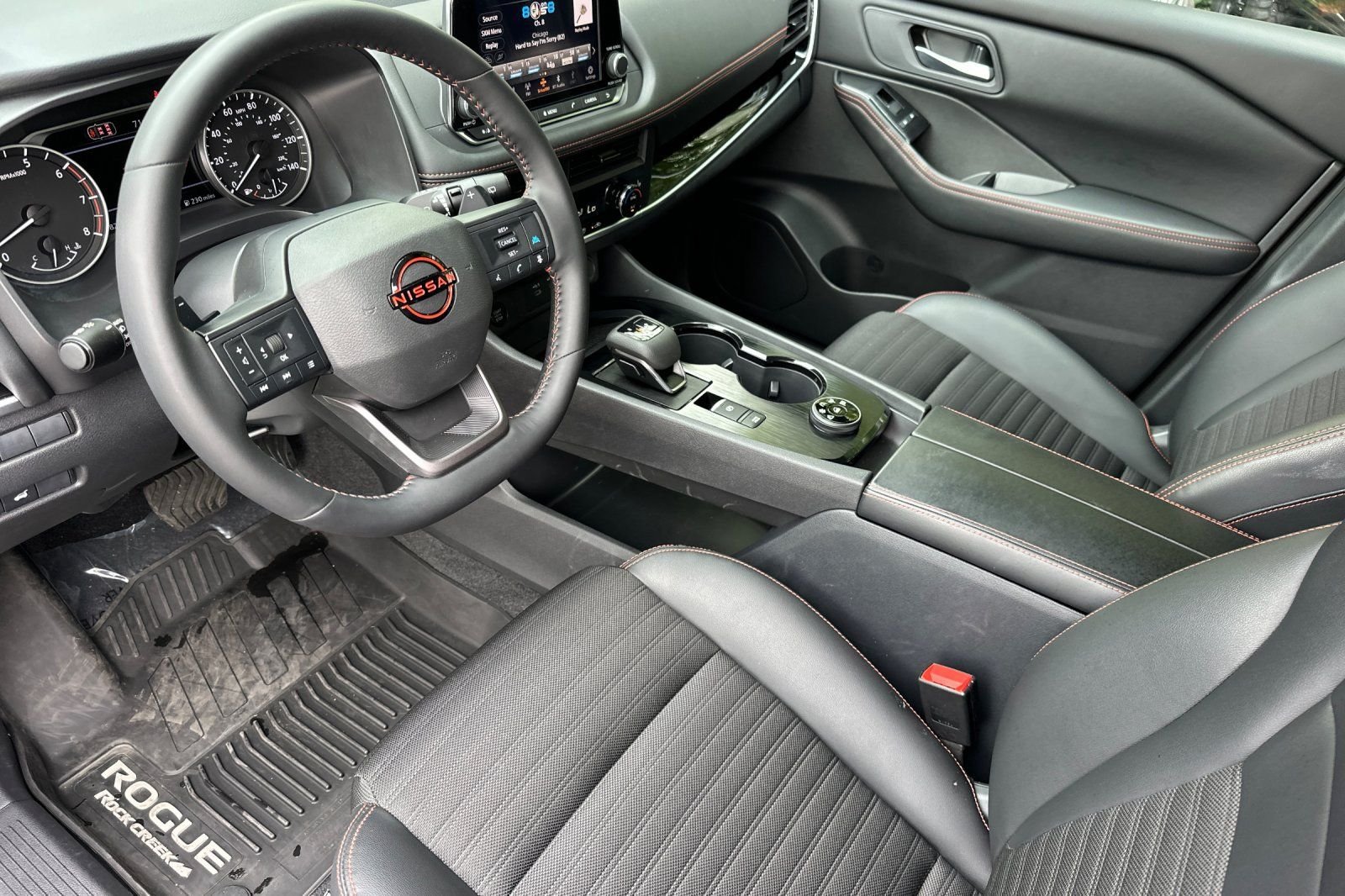 Used 2026 Nissan Rogue SV AWD/4WD image 10