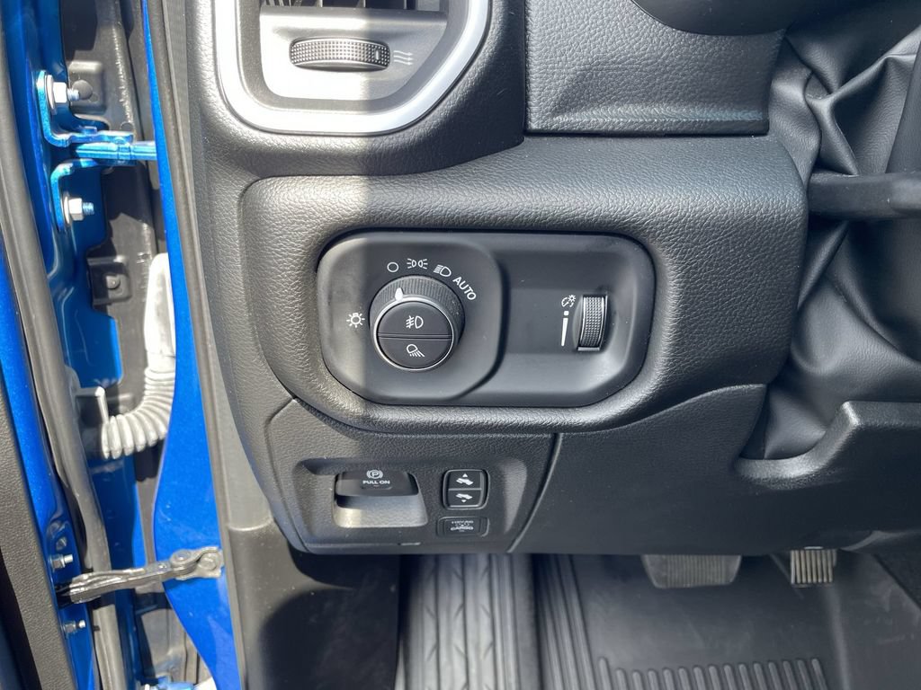 Used 2025 RAM 1500 Big Horn AWD/4WD image 18
